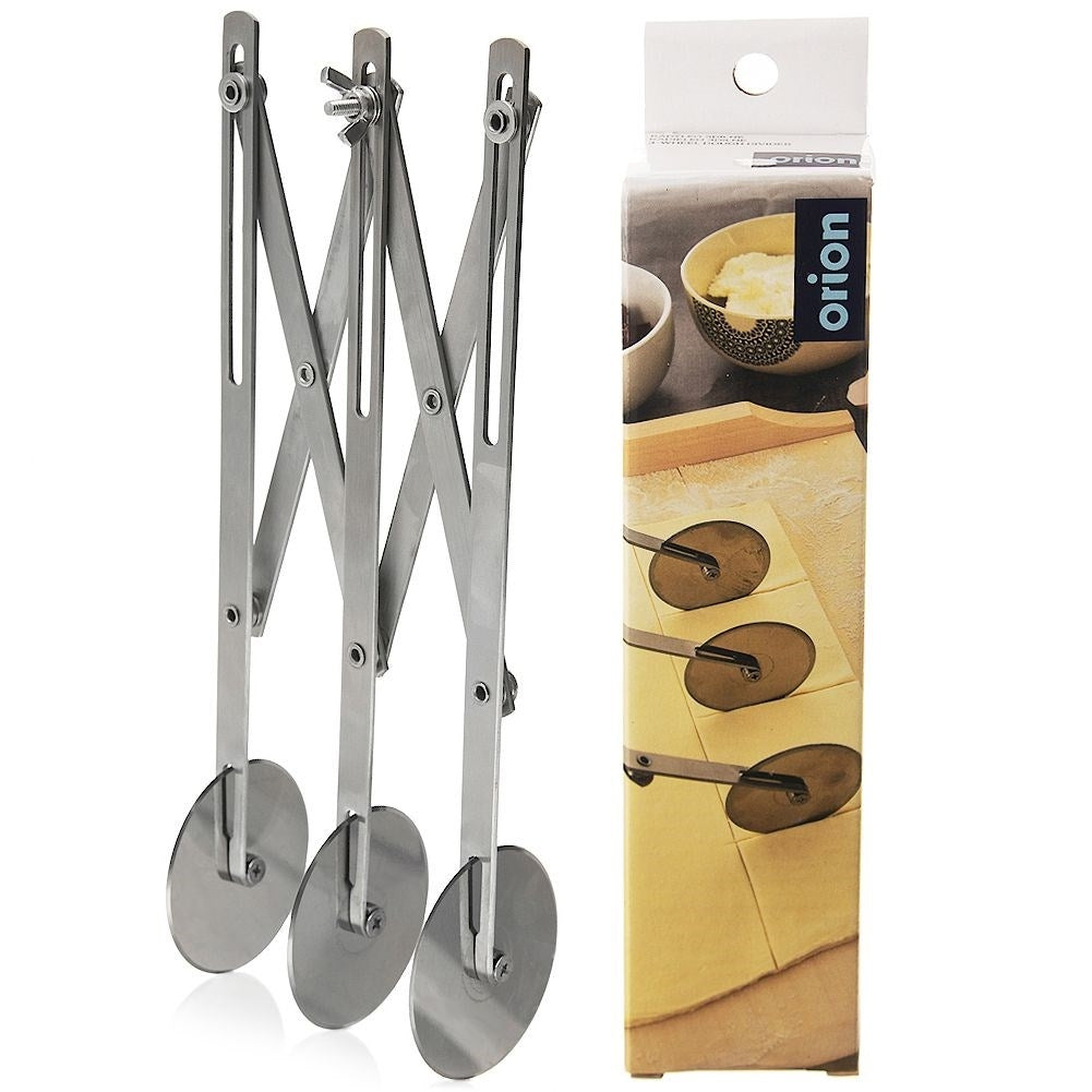 Adjustable dough cutter with stainless steel and width adjustment