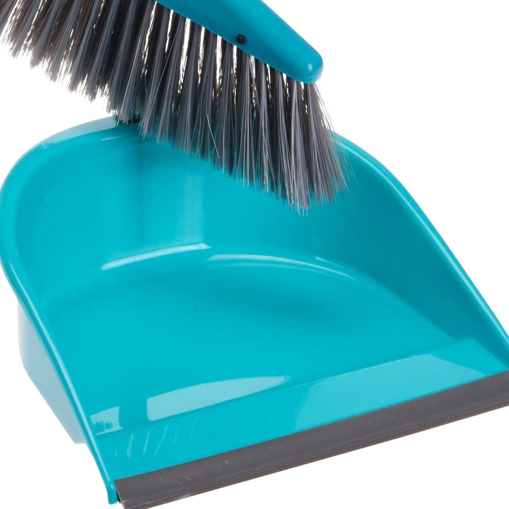 Cleaning: Long-handled broom and shovel for easy cleaning