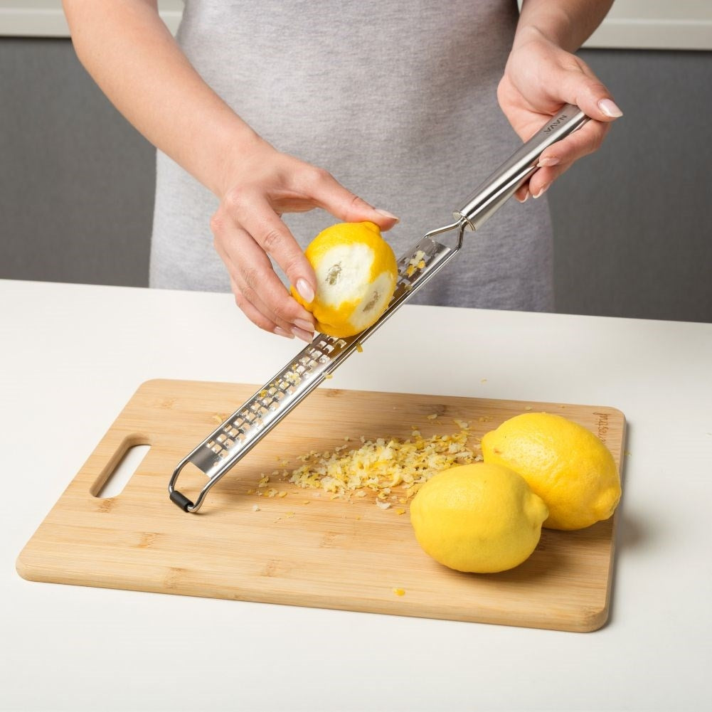 Comfortable flat kitchen grater 40 cm in stainless steel for citrus & spices