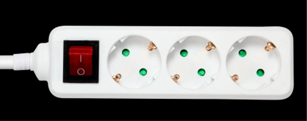 Deltaco Grounded power strip, 1xCEE 7/7, 3xCEE 7/3, childproof, 5m - White