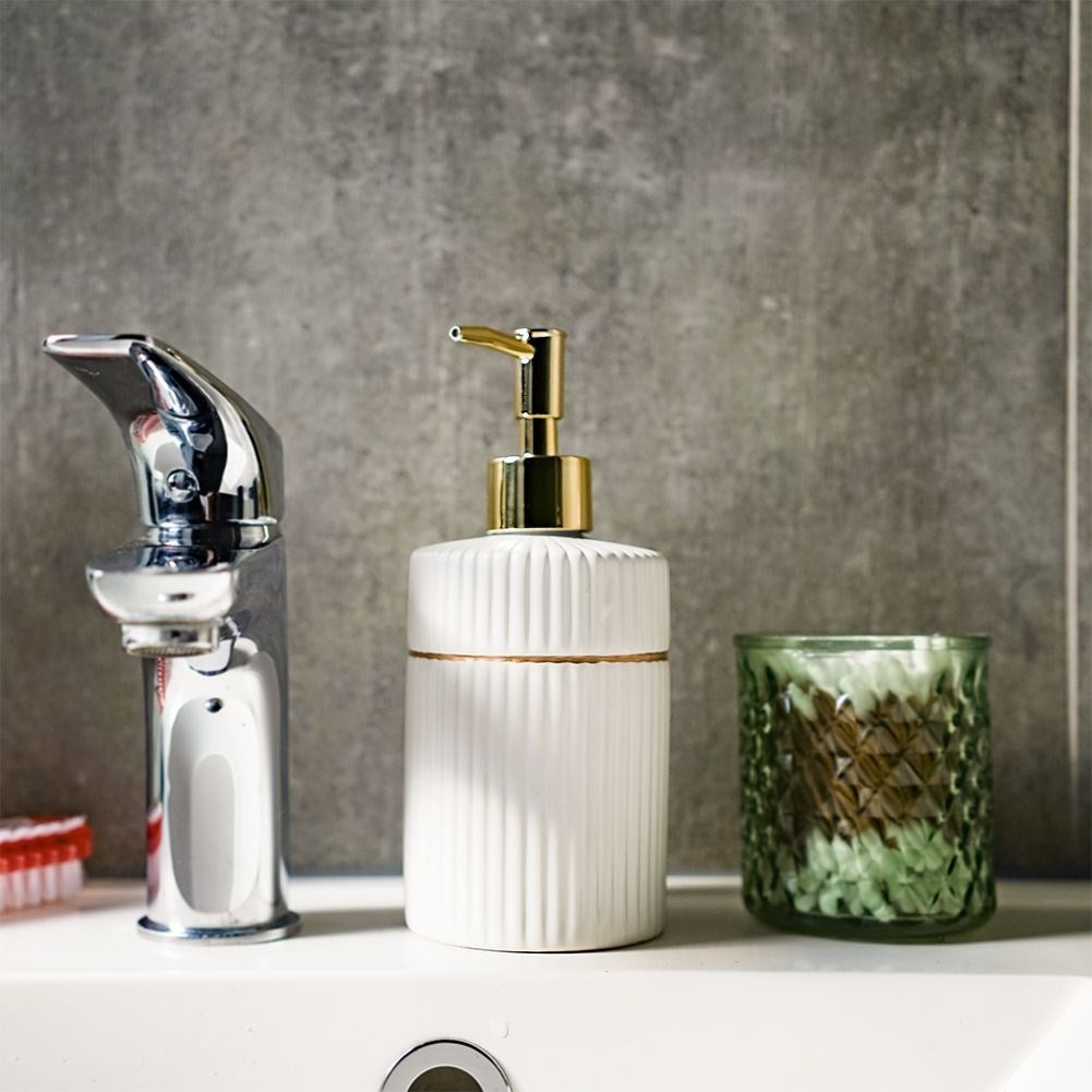 Dishwashing detergent/soap dispenser: Easy to fill, elegant for kitchen/bathroom