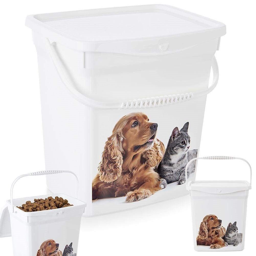 Dry food container with tight lid and handle for pets