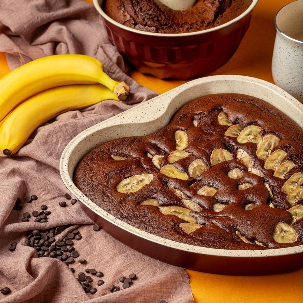 Heart-shaped baking dish with ceramic granite coating
