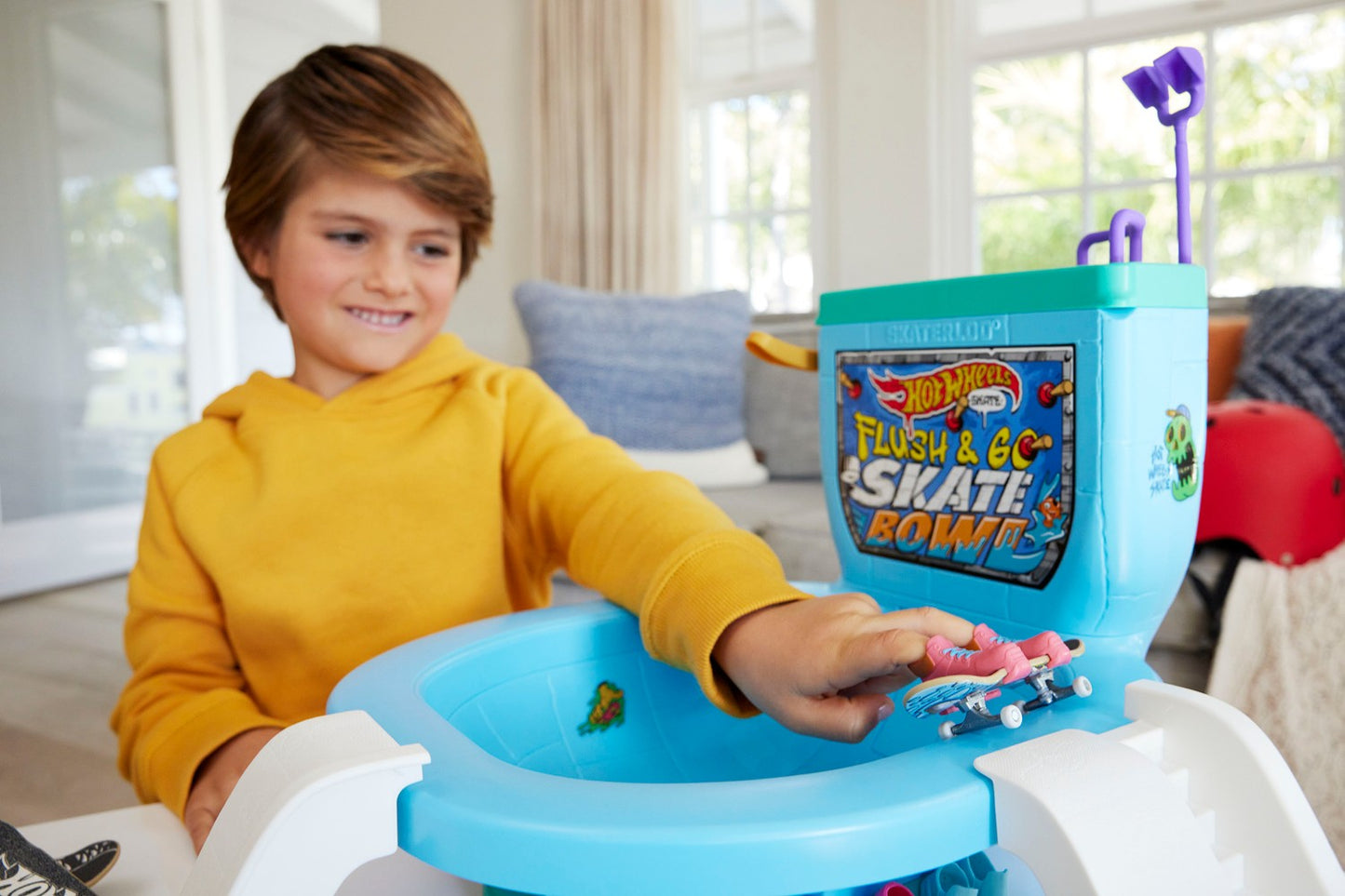 Hot Wheels Skate Flush & Go Skate Bowl