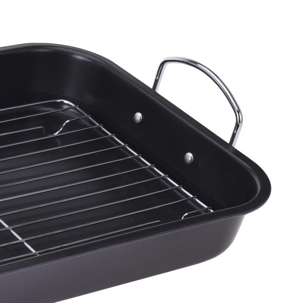 Perfect baking tray with grid for meat and dishes without fat