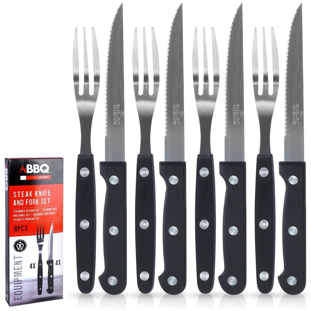 Perfect set of knives and forks for steaks and pizza