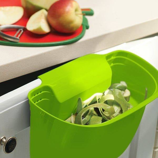 Practical 5-liter kitchen bucket for waste collection