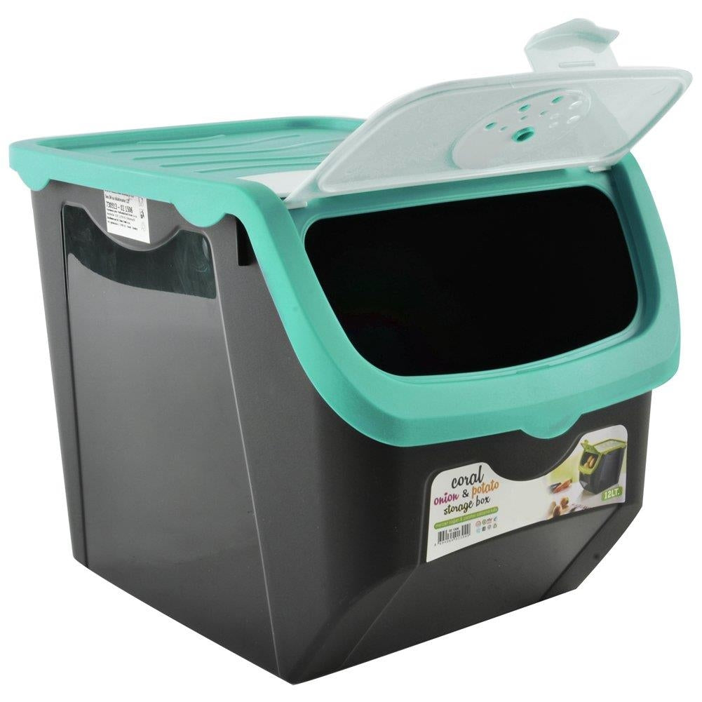 Practical food container with clamp closure and ventilation