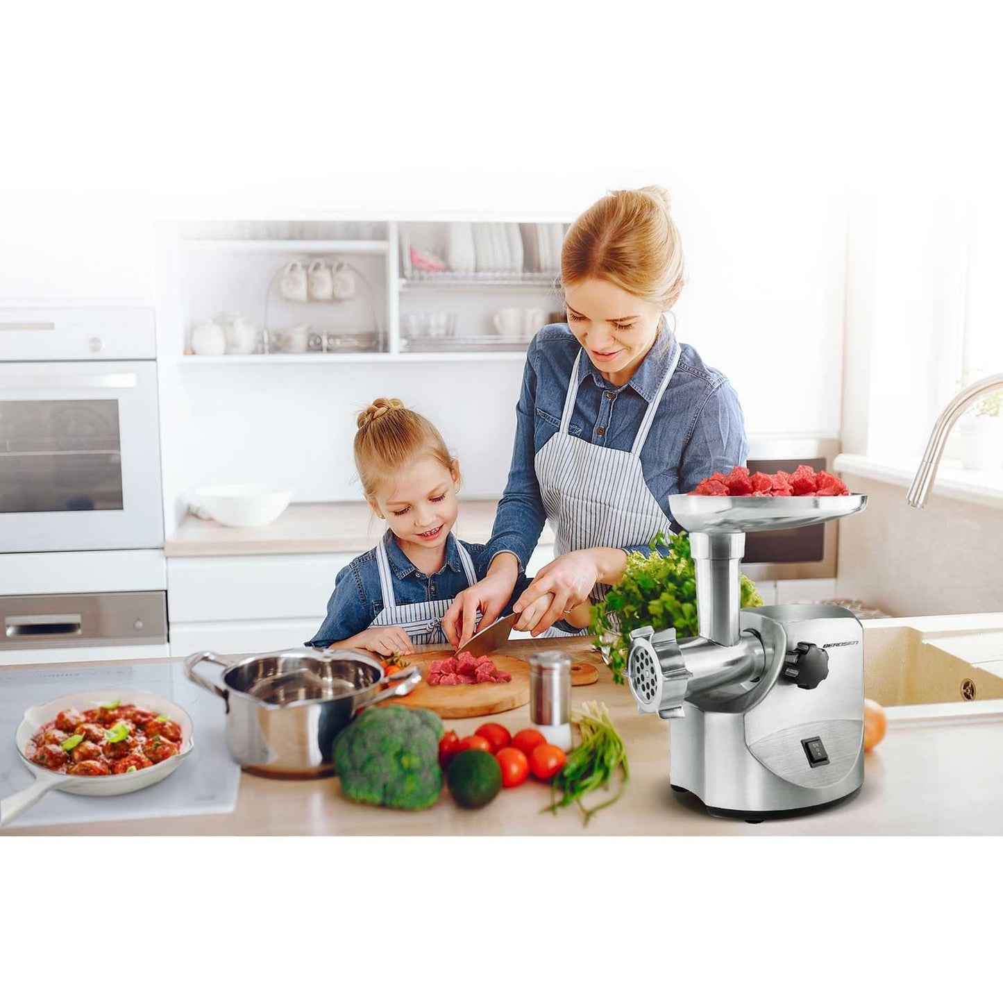 Professional electric meat grinder Berdsen 700 / 1800W