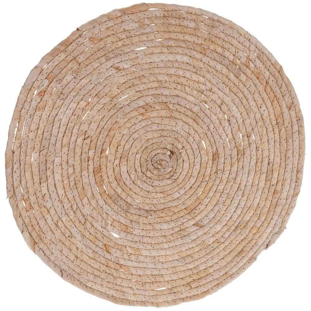 Round kitchen mat in corn leaves for crockery and cutlery