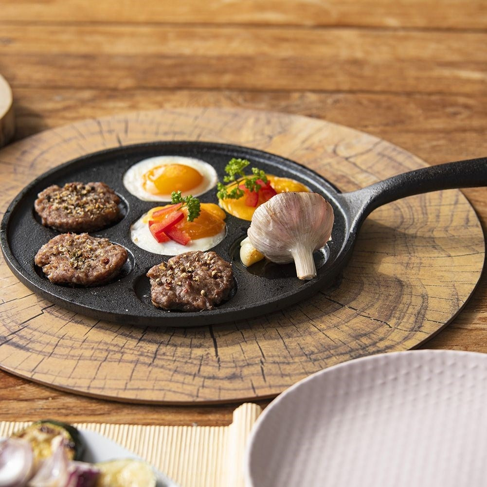 Rustic kitchen mat that protects and decorates the table