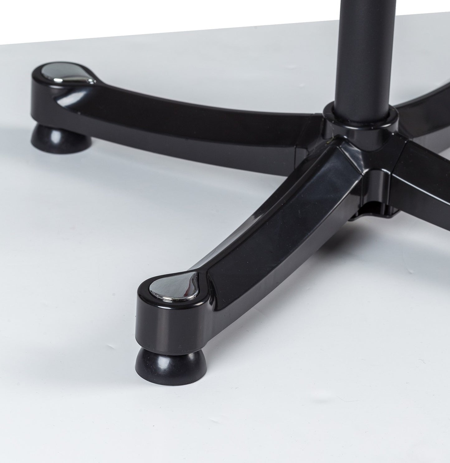 Standing clothes hanger, black