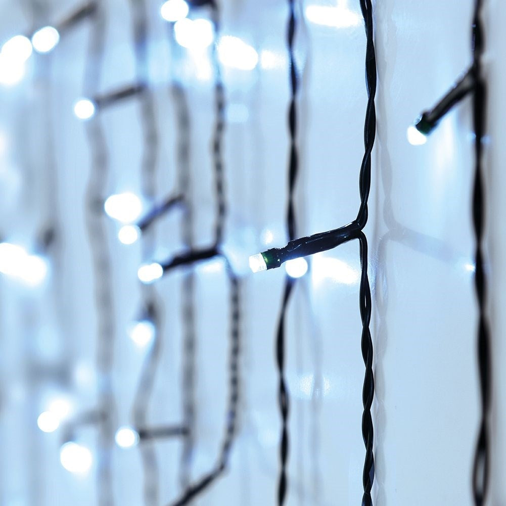 String of lights with 180 LED lights for Christmas, inside and outside