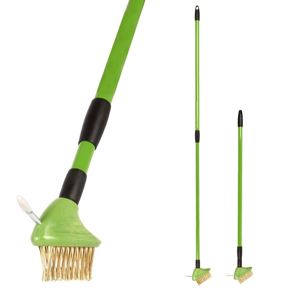 Telescopic Brush for Weeds with ScraperThis dense steel brush has three rows of hard-wearing wires, making it ideal for effectively removing weeds and grass from paving. Perfect for keeping your garden and patio clean and free of unwanted vegetation.
