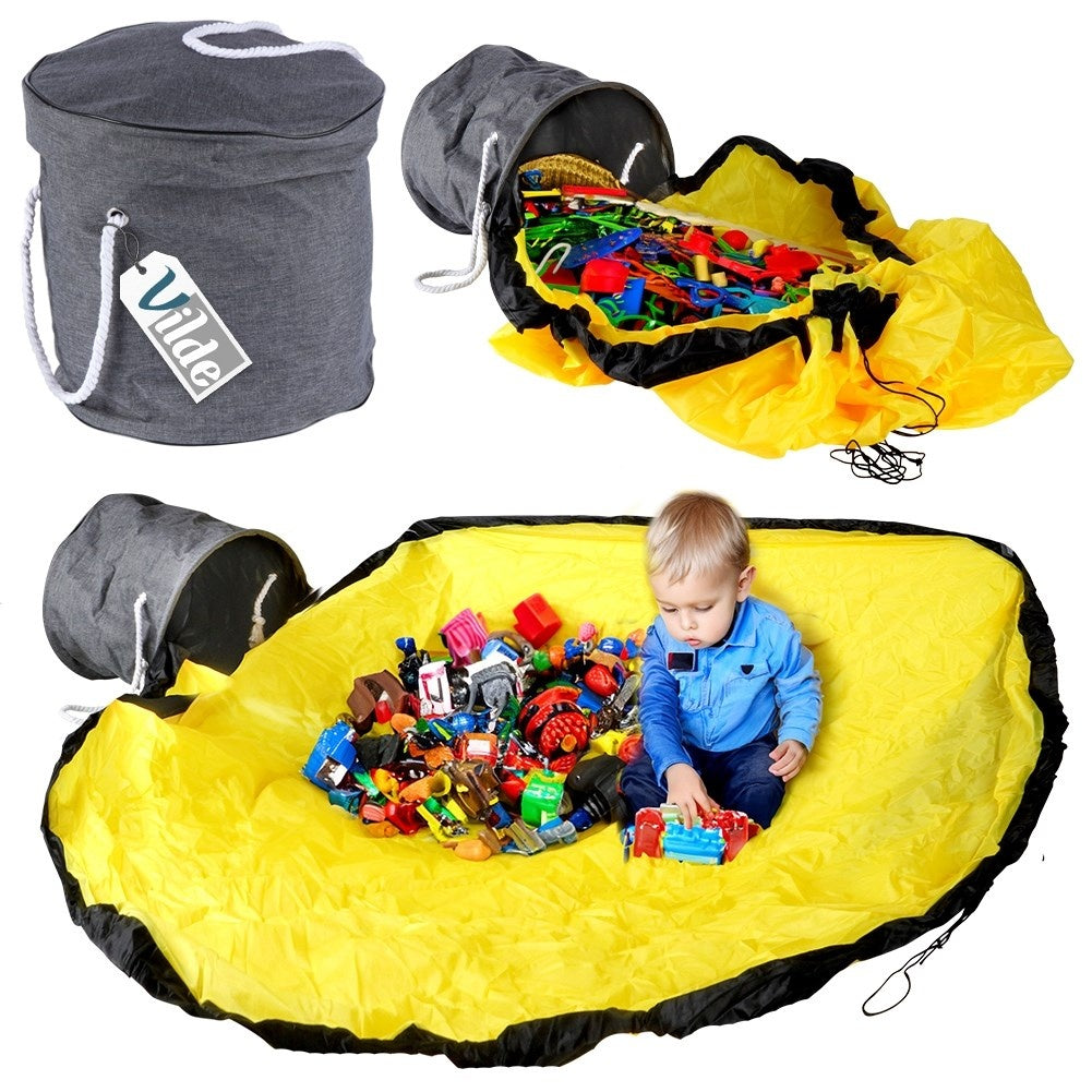 Toy basket and play mat in one for easy cleaning