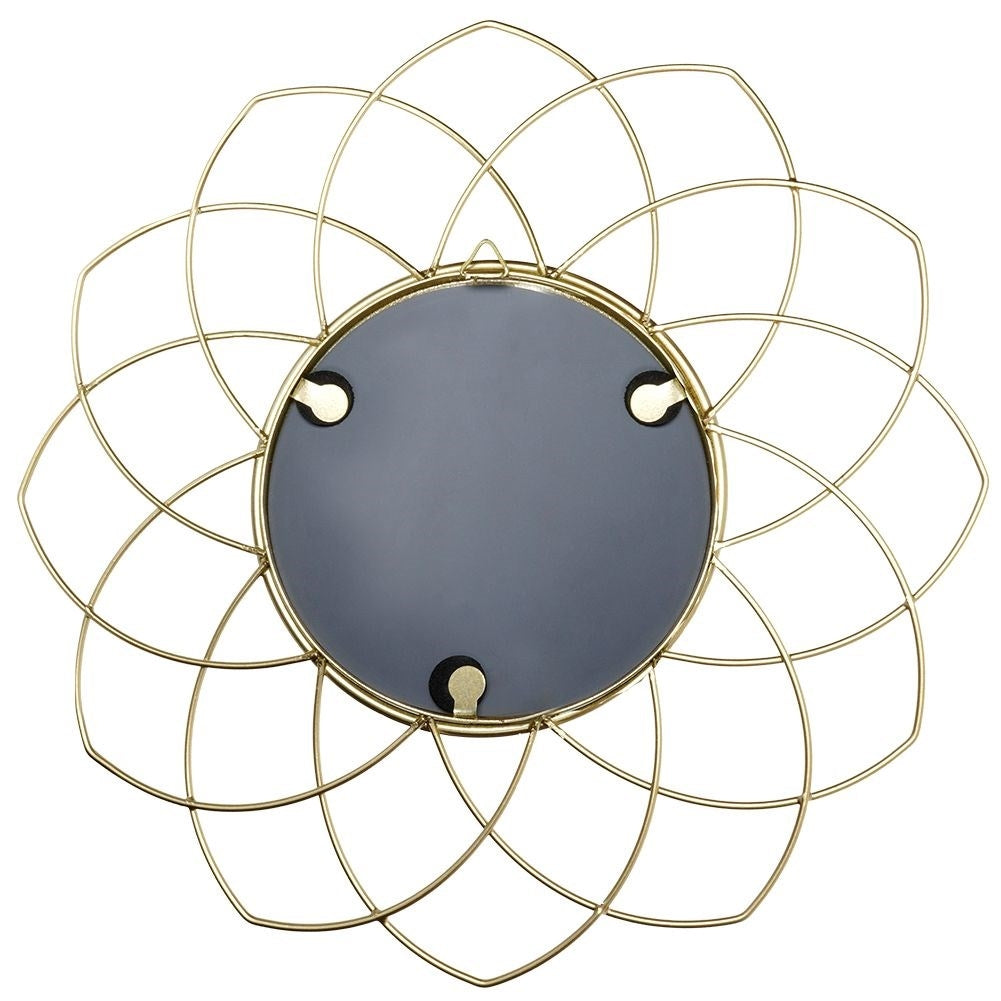 Unique wall mirror with gold frame - Effective home decoration