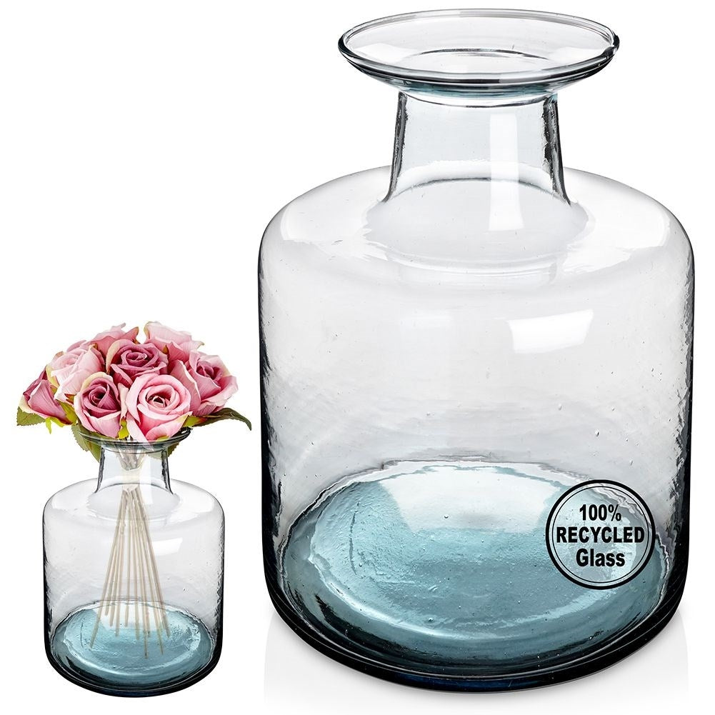 Vase in recycled glass with a beautiful blue shade
