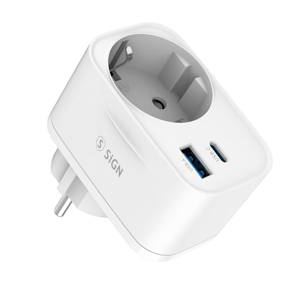 Wall adapter with power outlet and USB ports 20W - White