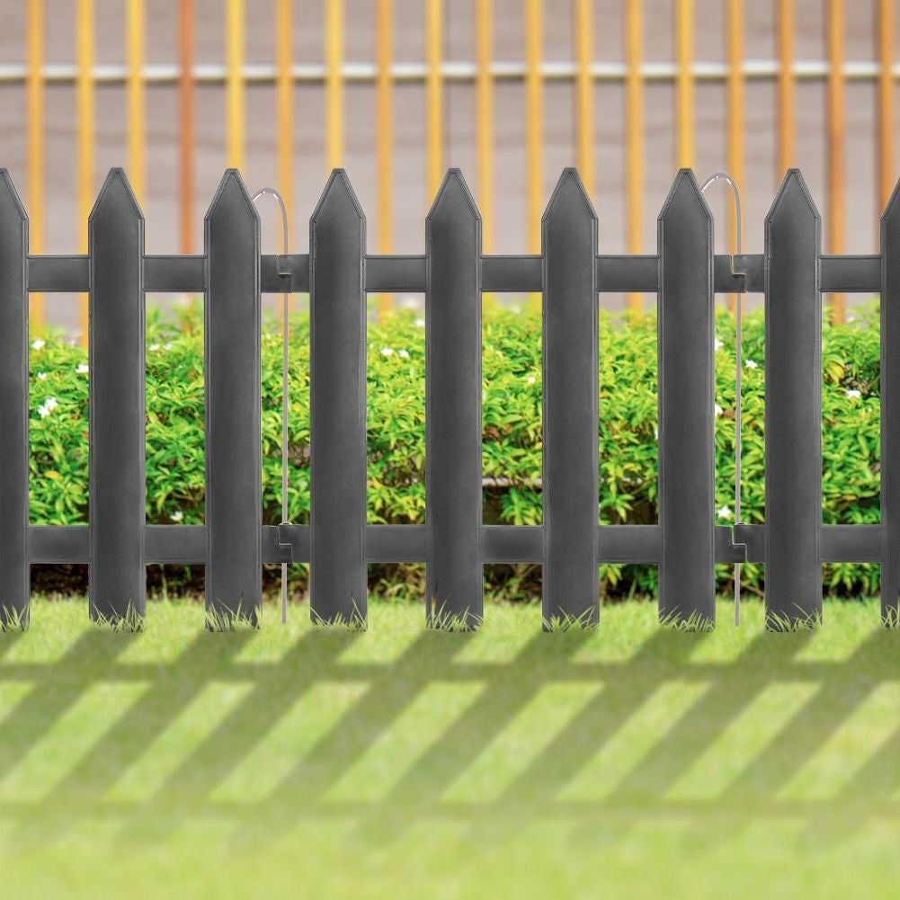 10 Decorative Garden Fences for Unique Plant Borders