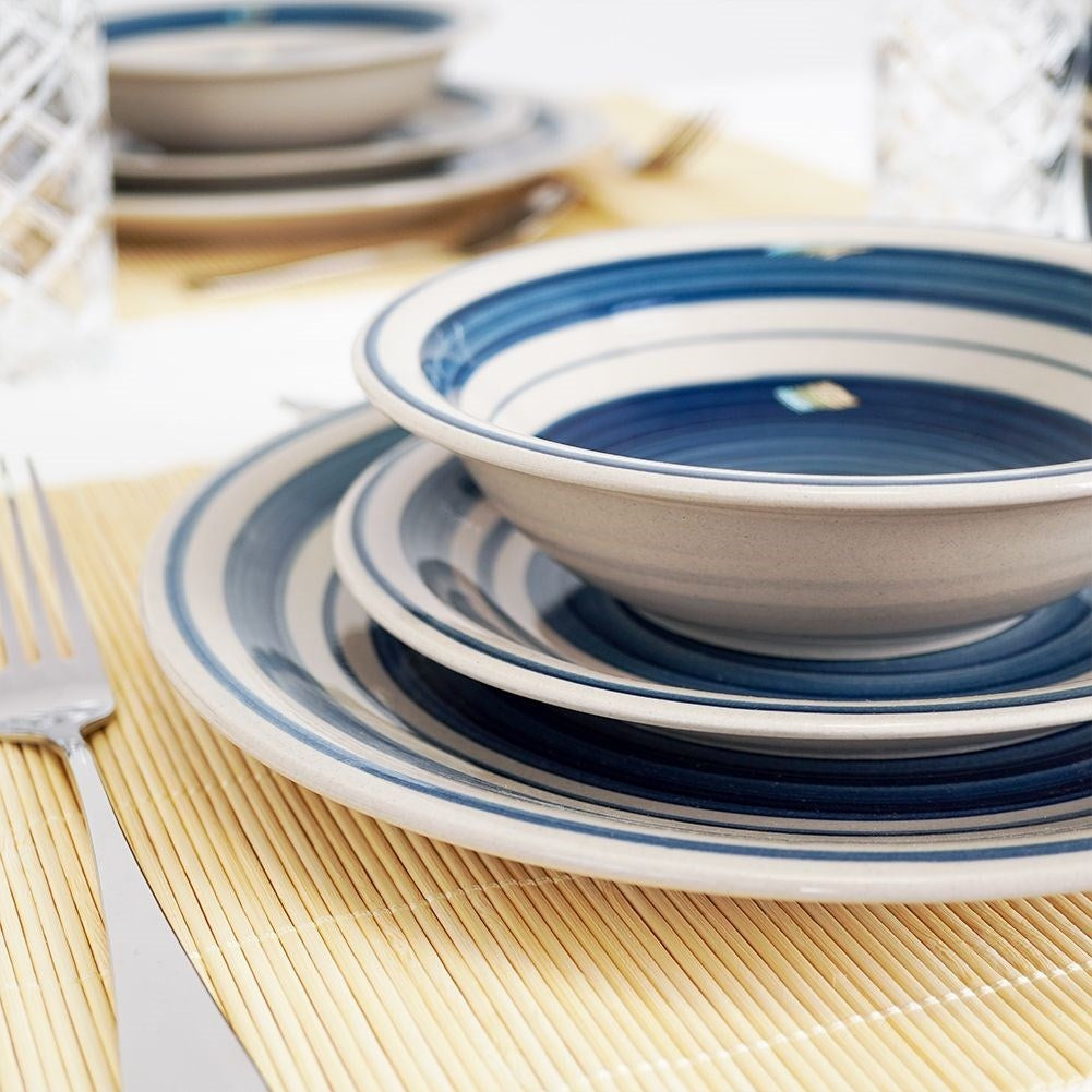 16-piece stoneware set for 4 people, dishwasher & microwave safe