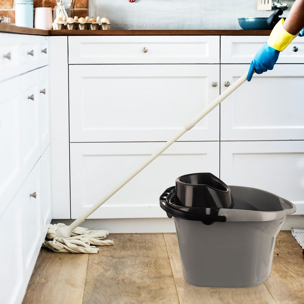 19-liter Mop Bucket with Hugger