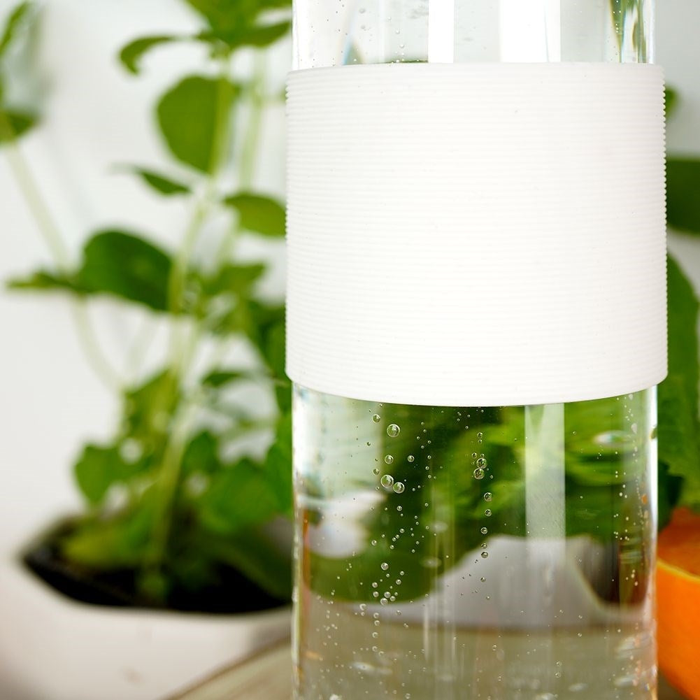 600 ml Borosilicate bottle with Silicone cover and Steel screw cap