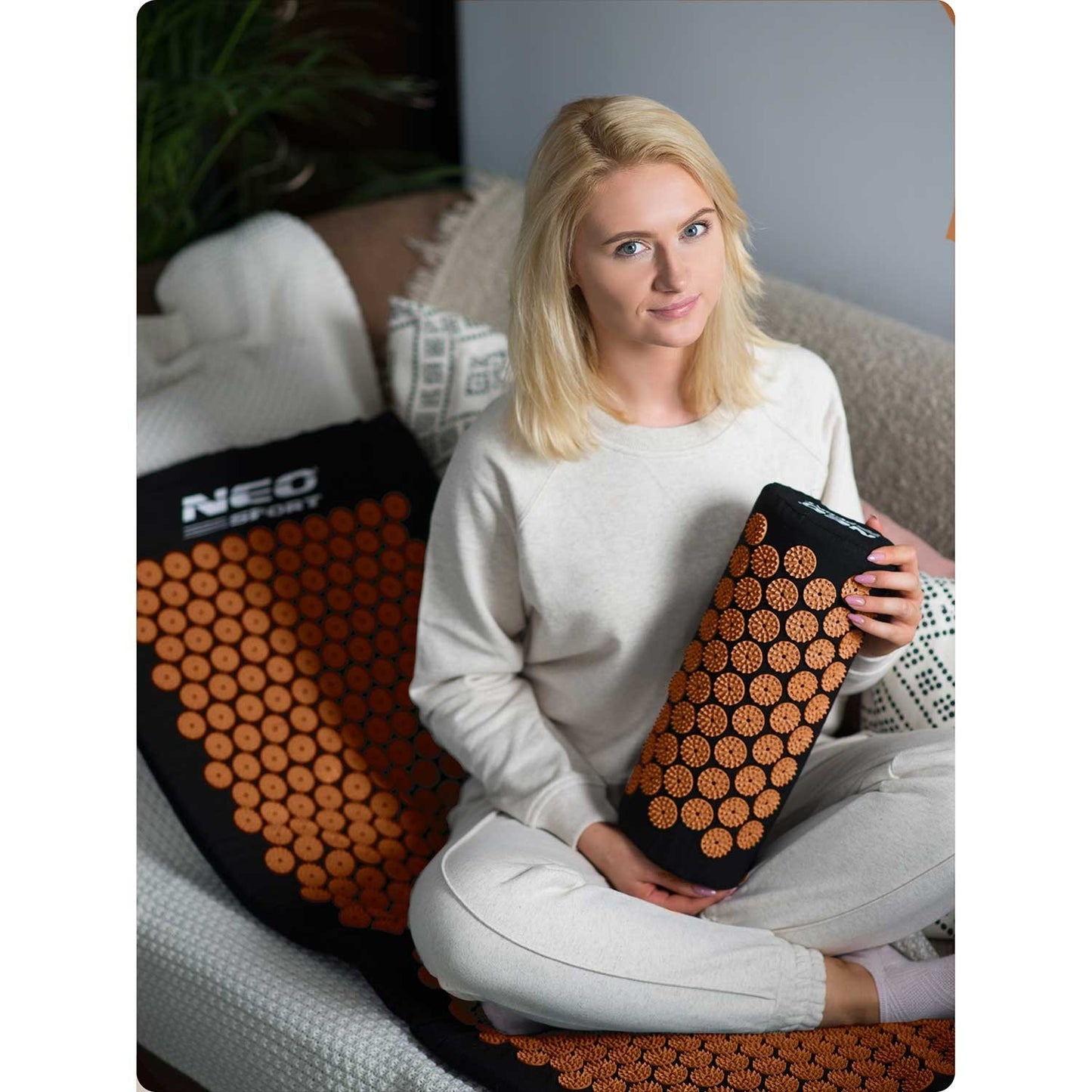 Acupressure mat with Spikes Neo-Sport NS-901 Black-Gold