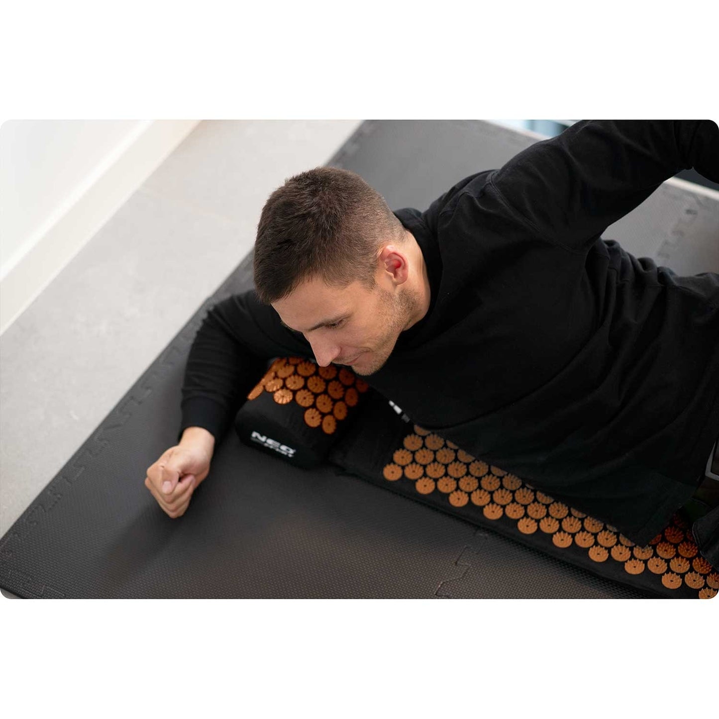 Acupressure mat with Spikes Neo-Sport NS-901 Black-Gold