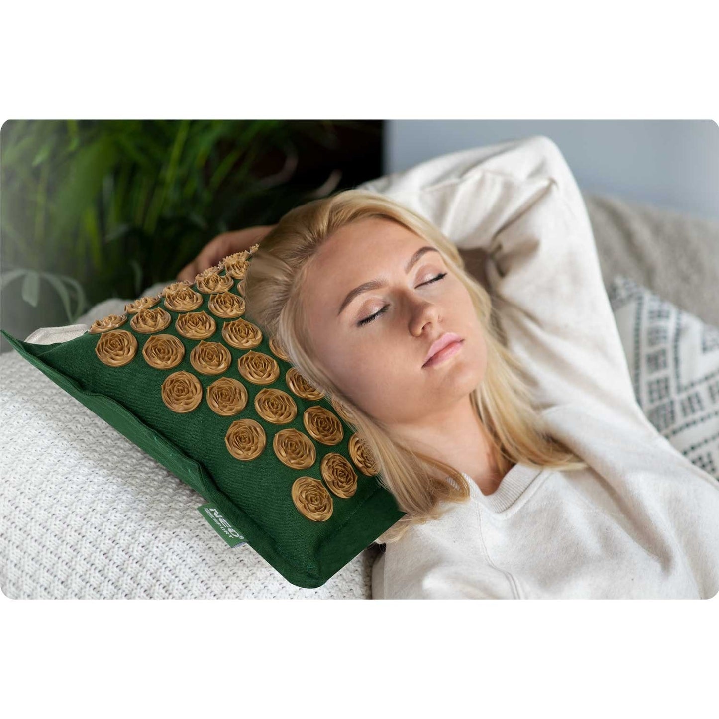 Acupressure mat with cushion NS-902 in green and gold