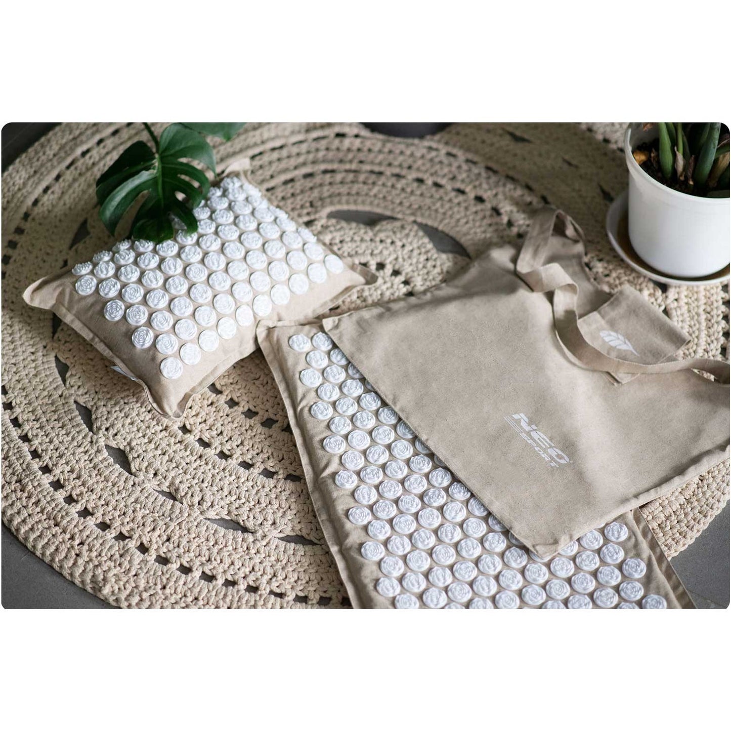 Acupressure mat with spikes Neo-Sport NS902 - Grey/White