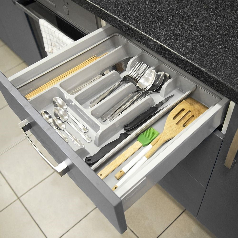 Adjustable cutlery and utensil organizer for kitchen drawer