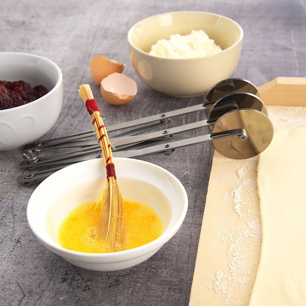 Adjustable dough cutter with stainless steel and width adjustment