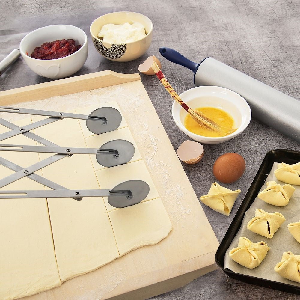Adjustable dough cutter with stainless steel and width adjustment