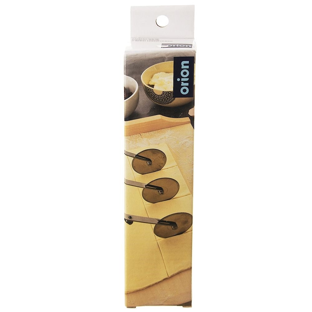 Adjustable dough cutter with stainless steel and width adjustment