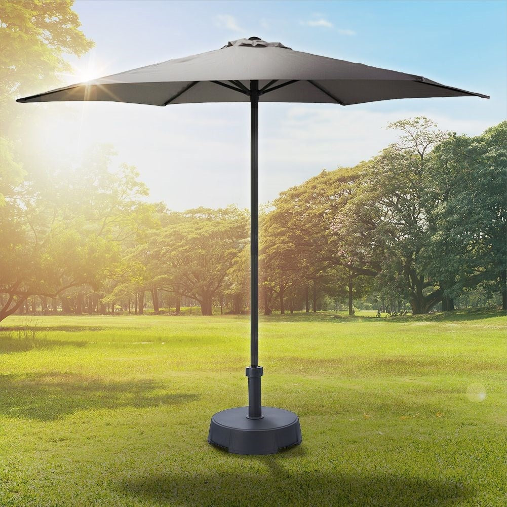 Adjustable, weatherproof parasol for outdoor use