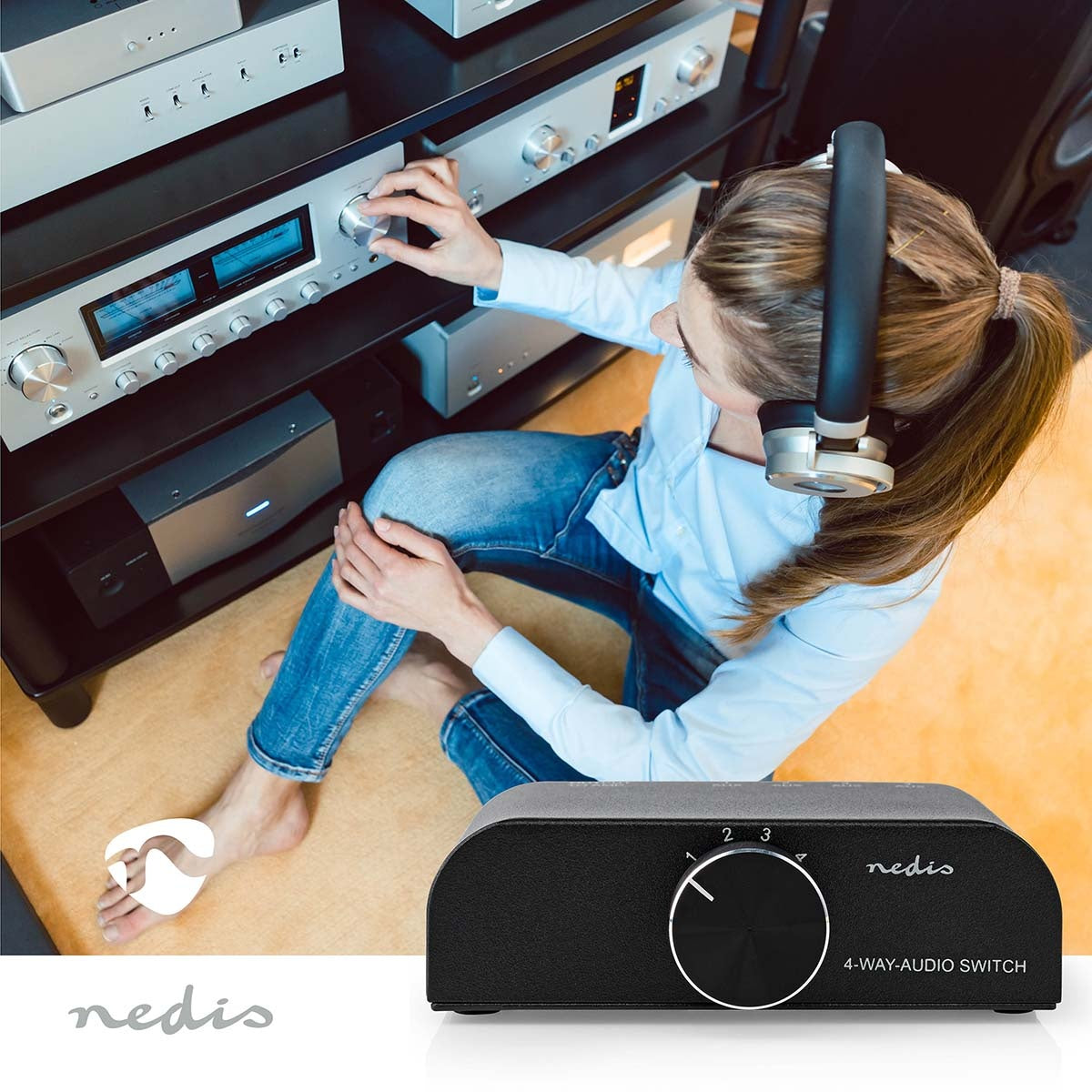 Analog Audio switch | 4-Port port(s) | Connection input: 1x 3.5 mm Audio Input / 3x (2x RCA Female) | Connection output: 1x (2x RCA Female) | Instruction book | Metal | Anthracite