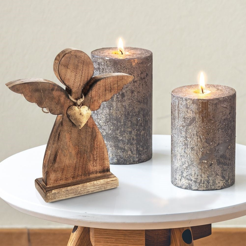 Angel in mango wood with gold heart - Perfect gift idea