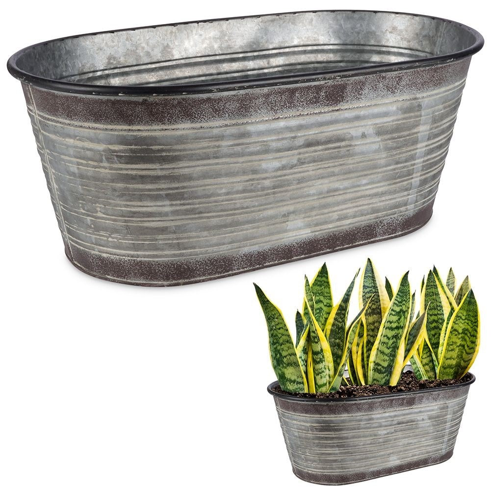 Antique rectangular pot in galvanized metal with rust effect