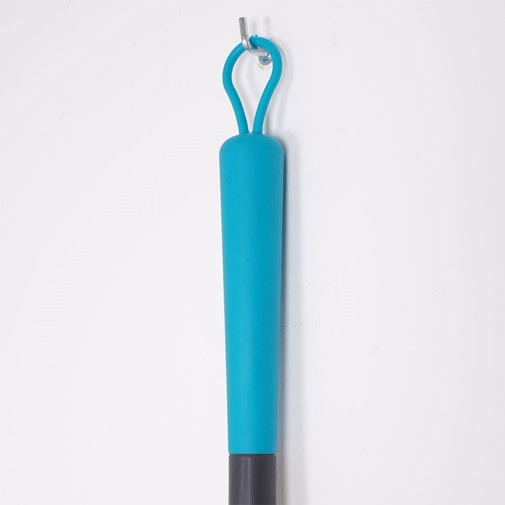 Antistatic dusting brush with microfiber hairAntistatic dusting brush with microfiber hair. With this brush, you can quickly and easily get rid of dust, even in hard-to-reach places.
