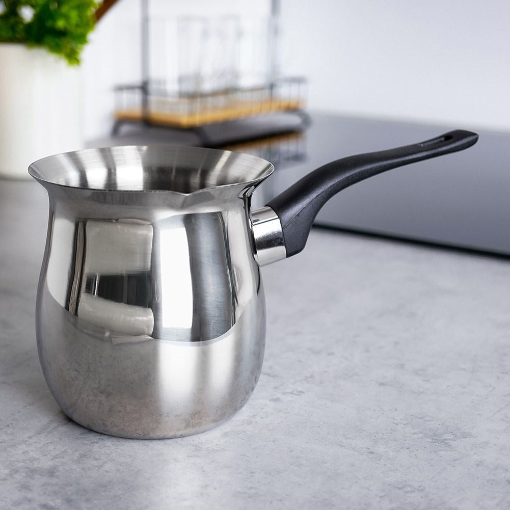 Aromatic Turkish coffee with durable stainless steel tygiel