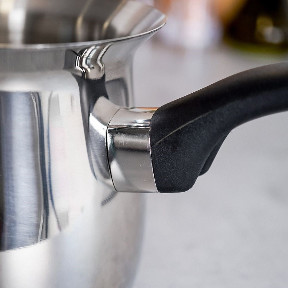 Aromatic Turkish coffee with durable stainless steel tygiel