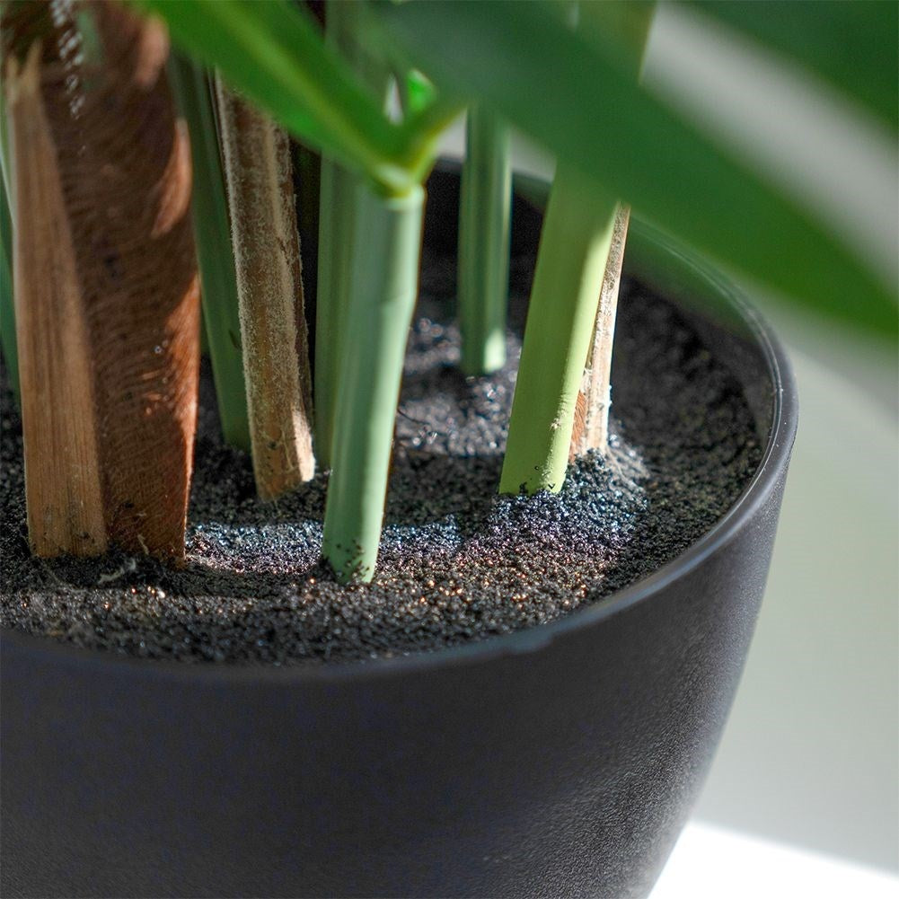 Artificial palm 95 cm high in black pot, realistic and easy to care for