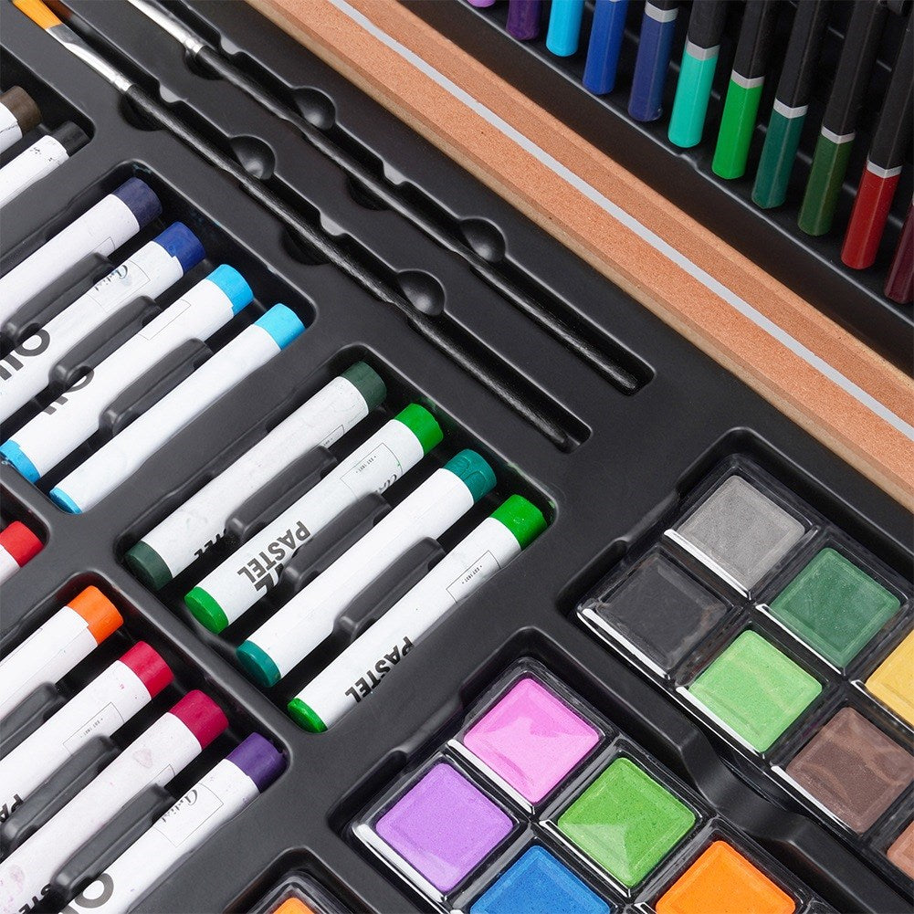 Artistic painting set in wooden case, 112 pcs.