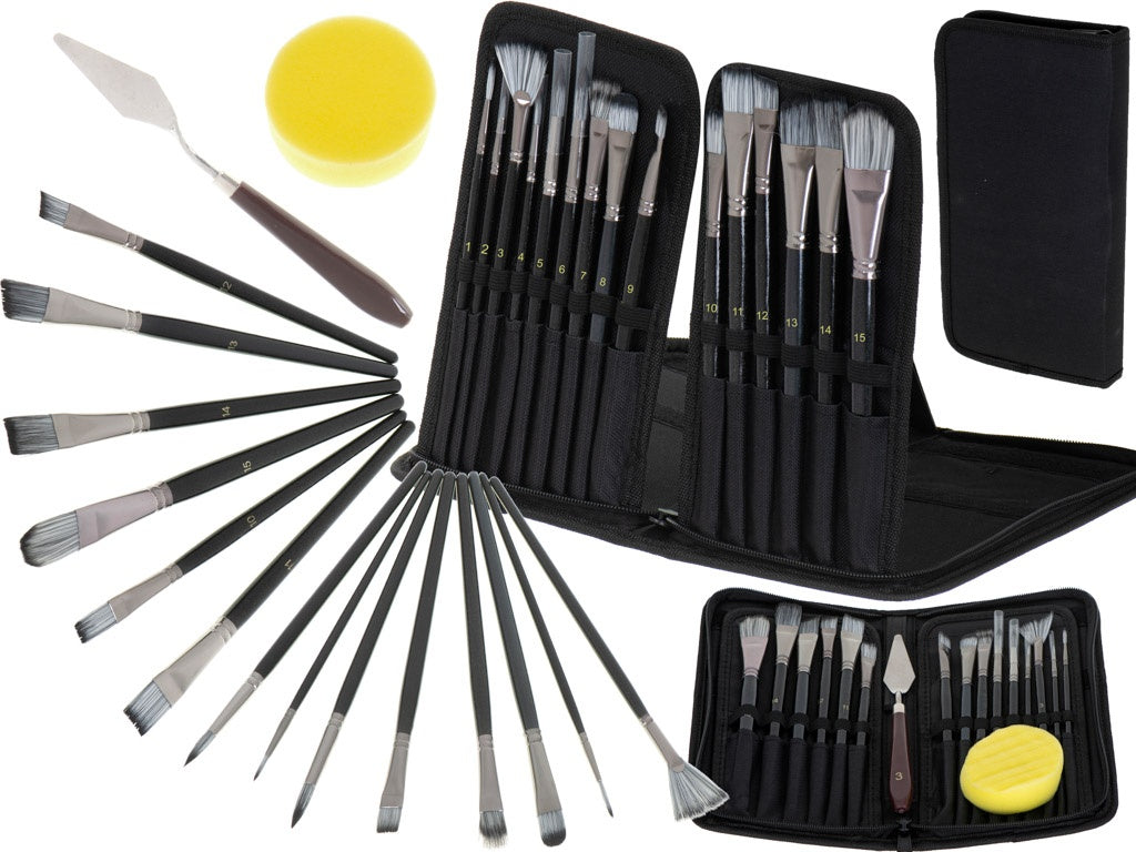 Artists' paintbrushes set in case