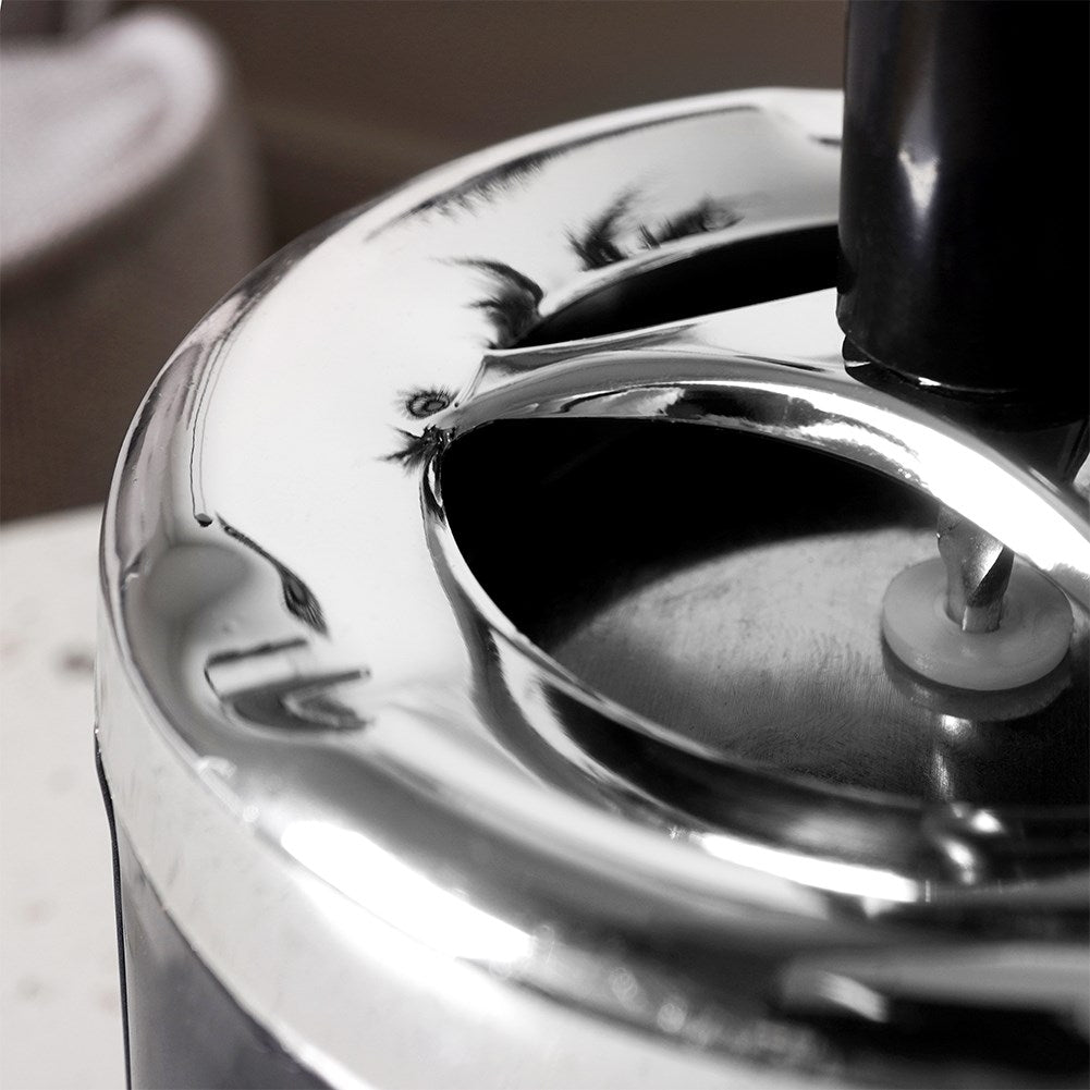 Ashtray with lid - Hides cigarette residue and smell