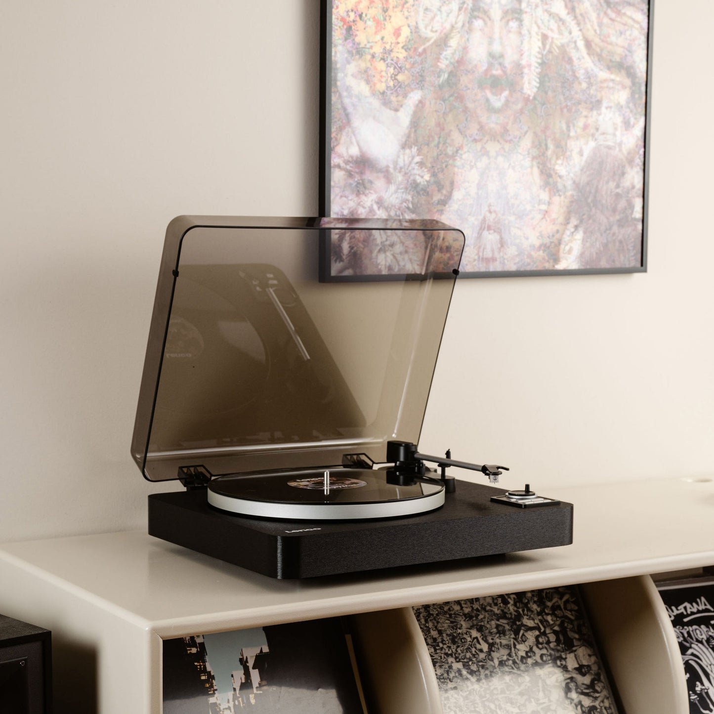 Automatic Turntable with Bluetooth and Pre-Amplifier, Black