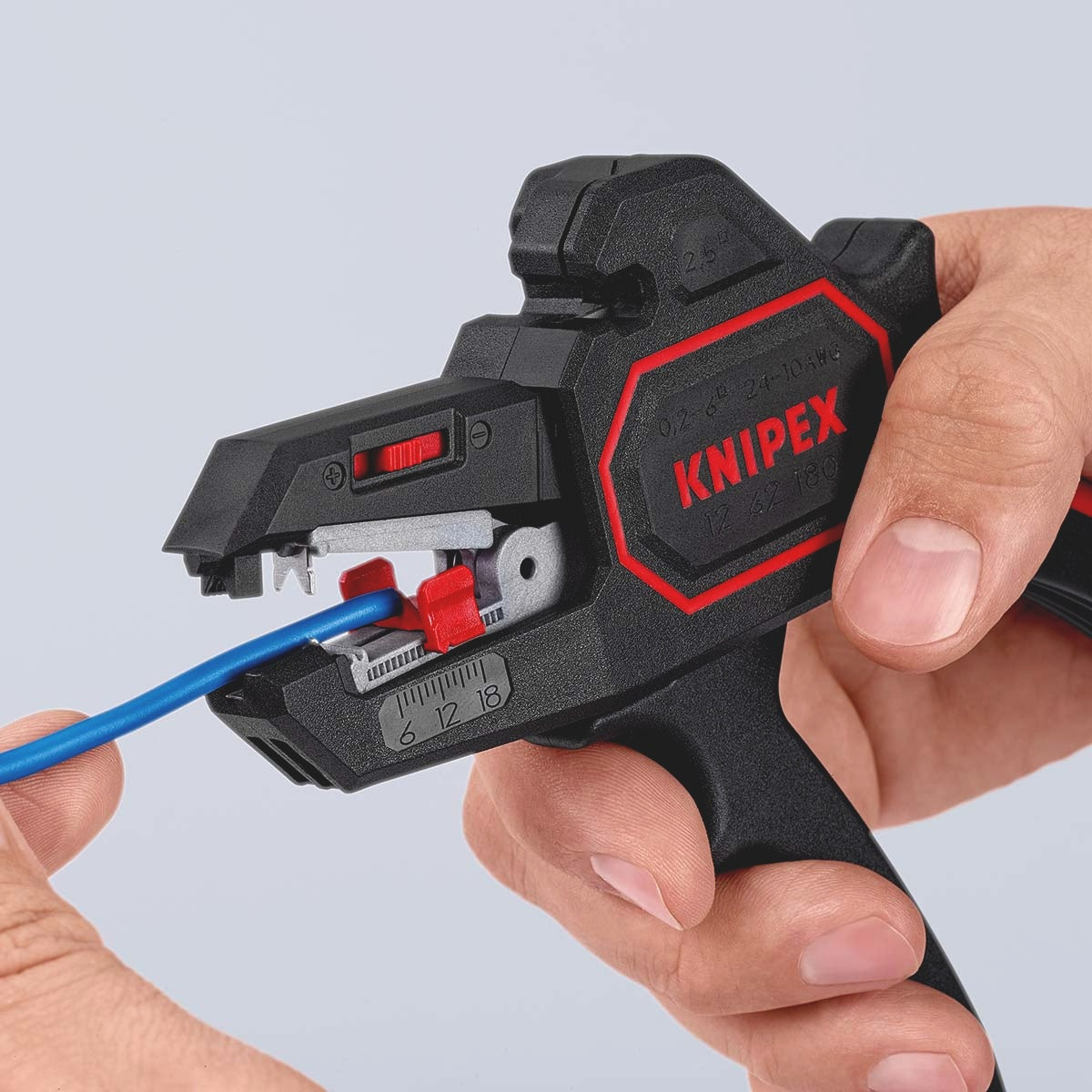 Automatic insulation stripper