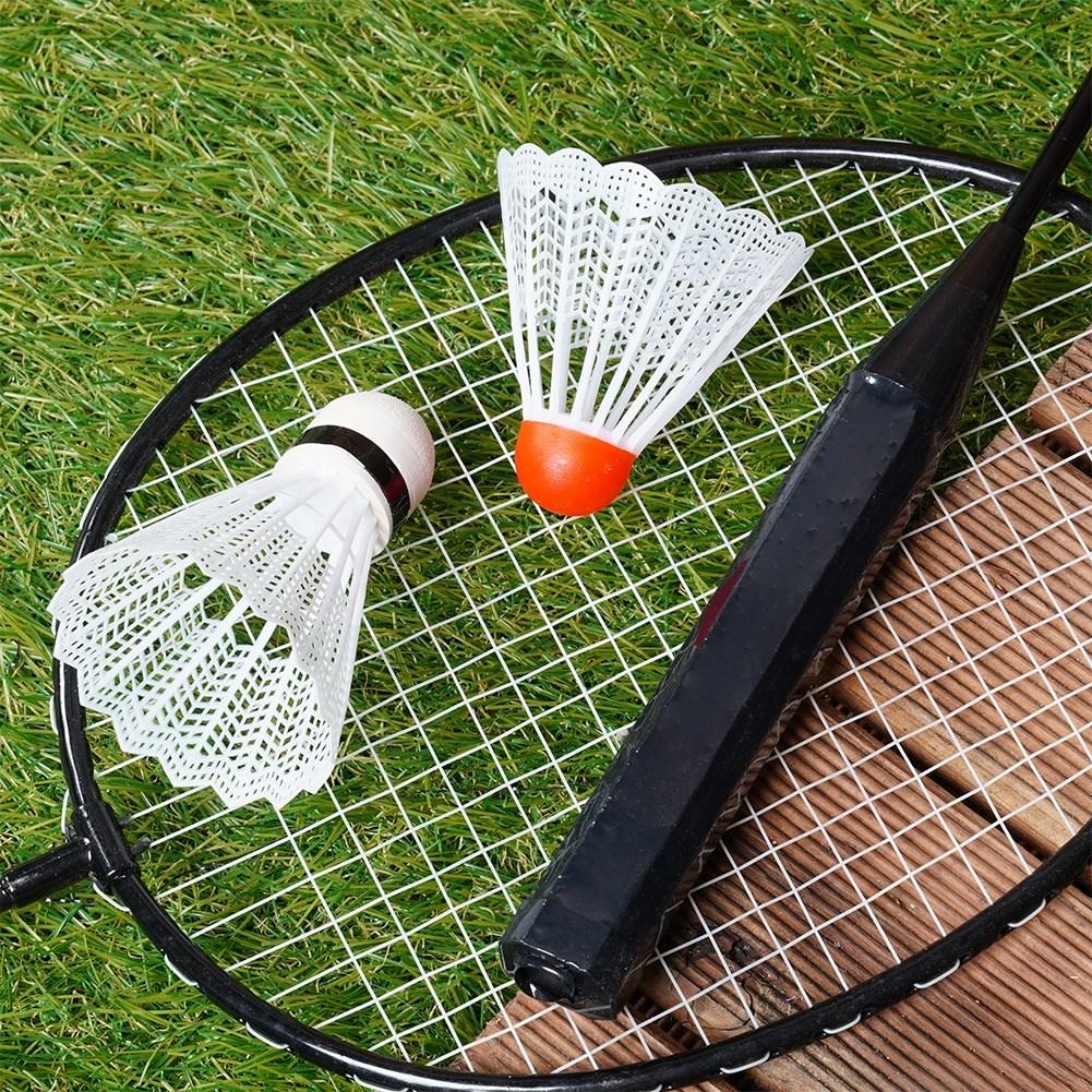 Badminton set for two with light and flexible racket