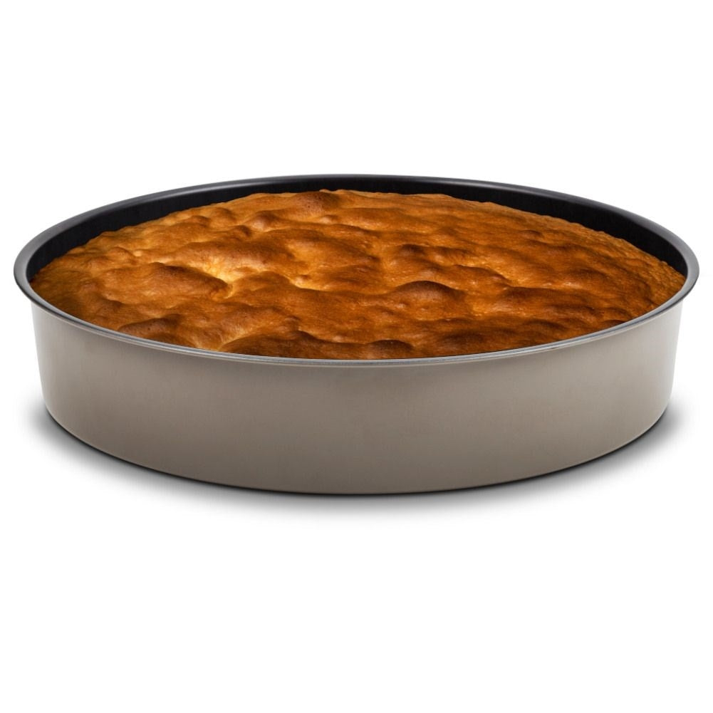 Baking form with non-stick coating for perfect pastries