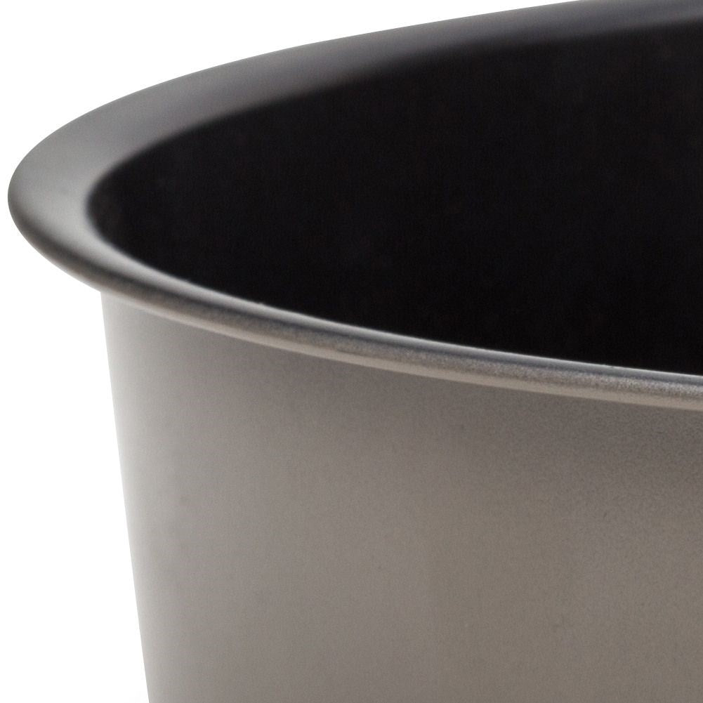 Baking form with non-stick coating for perfect pastries
